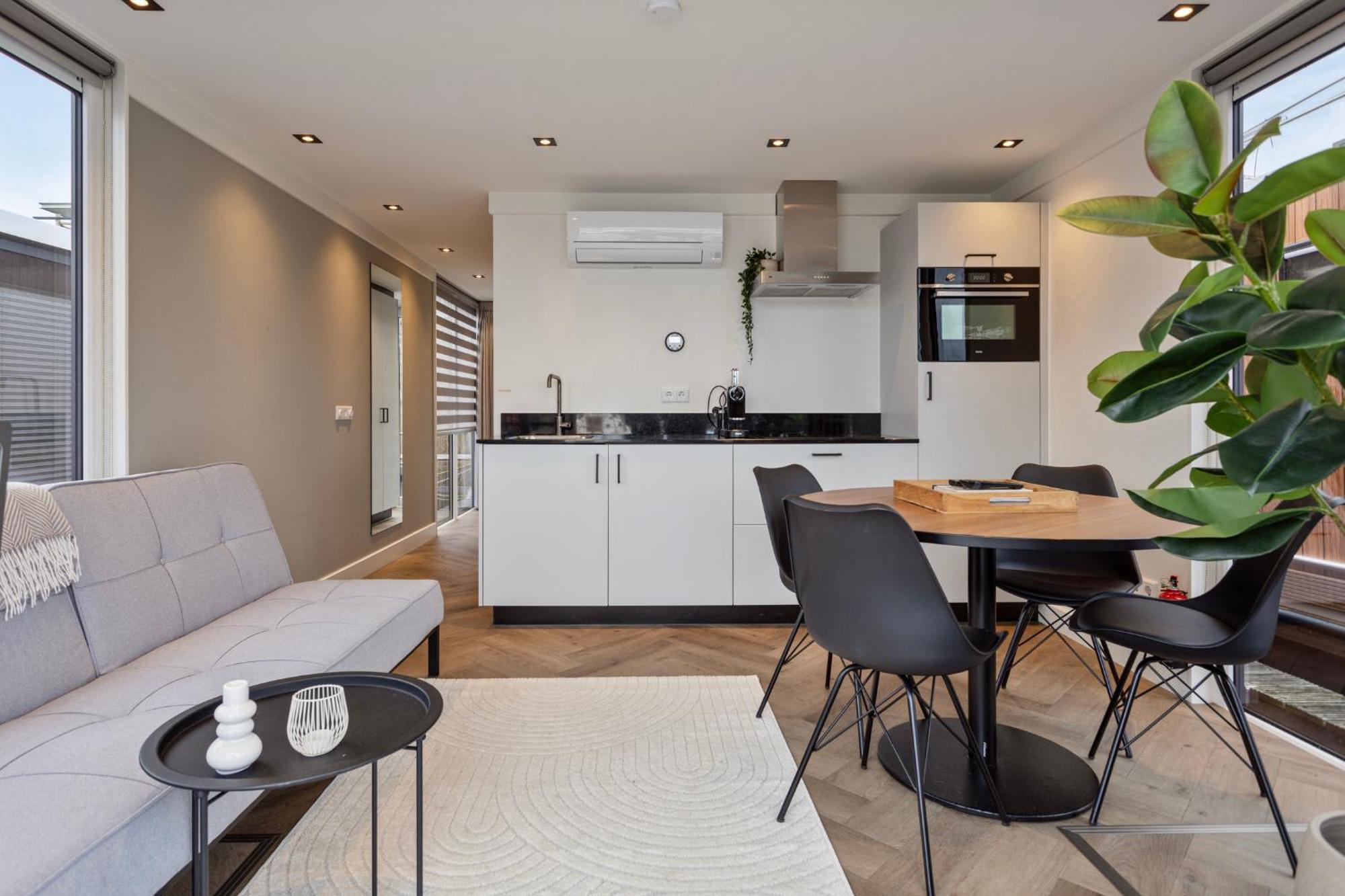 Luxurious Waterloft Near Beach And Centre By Weltevreden Experience Zeewolde Exterior photo